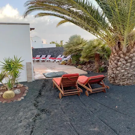 Luxury 4 Bed Central Playa Blanca Villa